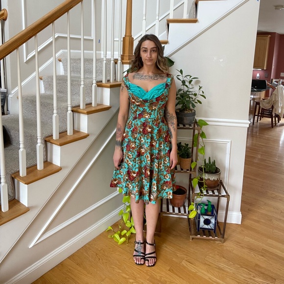 Extremely Well-Made Rockabilly Dress Floral - Picture 2 of 15